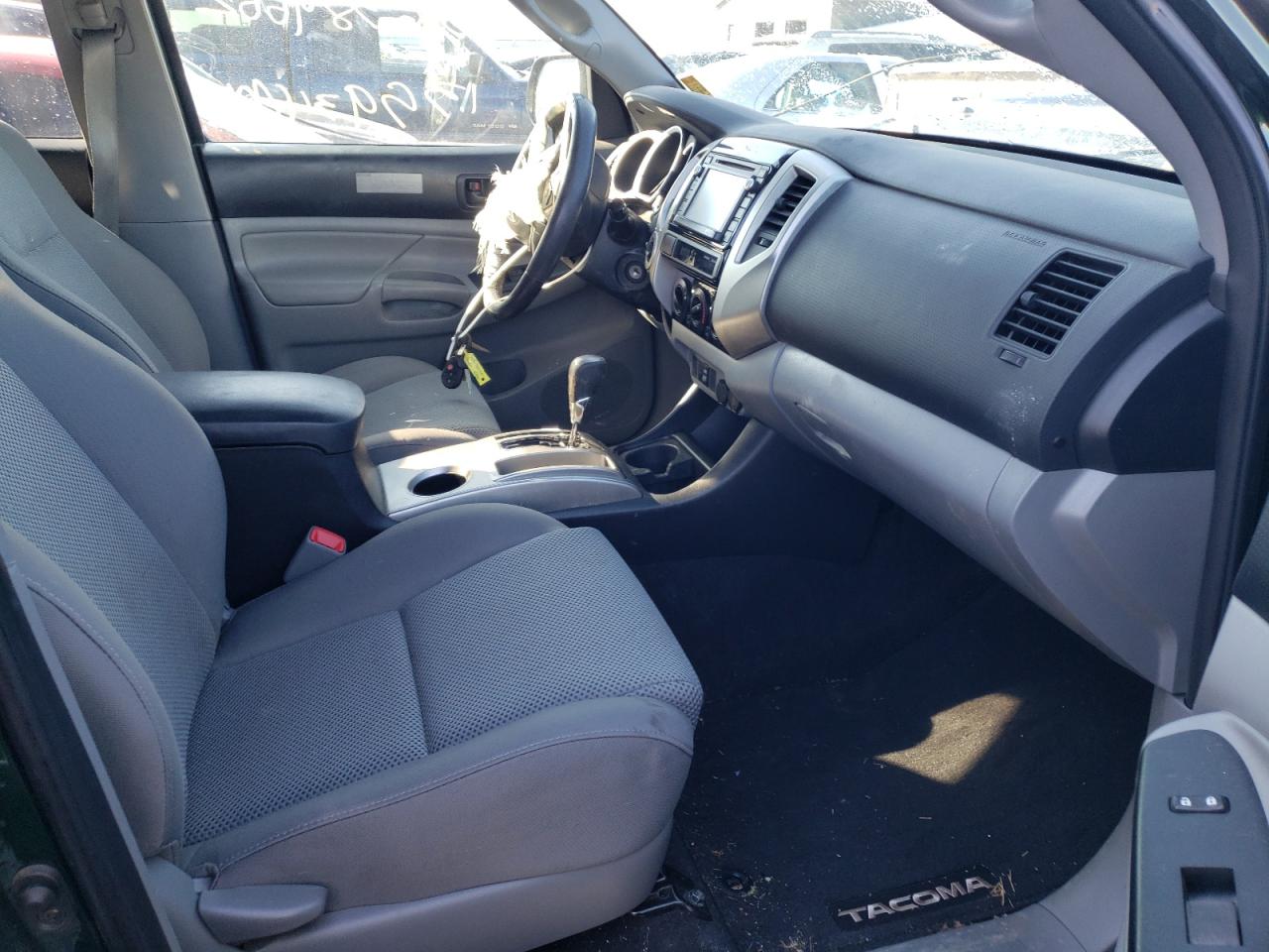 Photo 5 from auction – 2014 TOYOTA TACOMA DOU with VIN 5TFLU4EN3EX106552