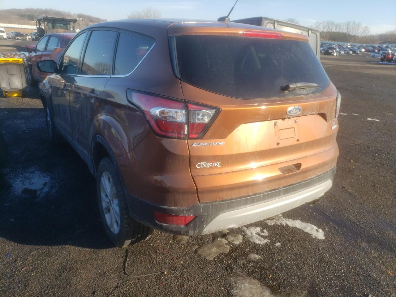 Photo 3 from auction – 2017 FORD ESCAPE SE with VIN 1FMCU0GD5HUE06964