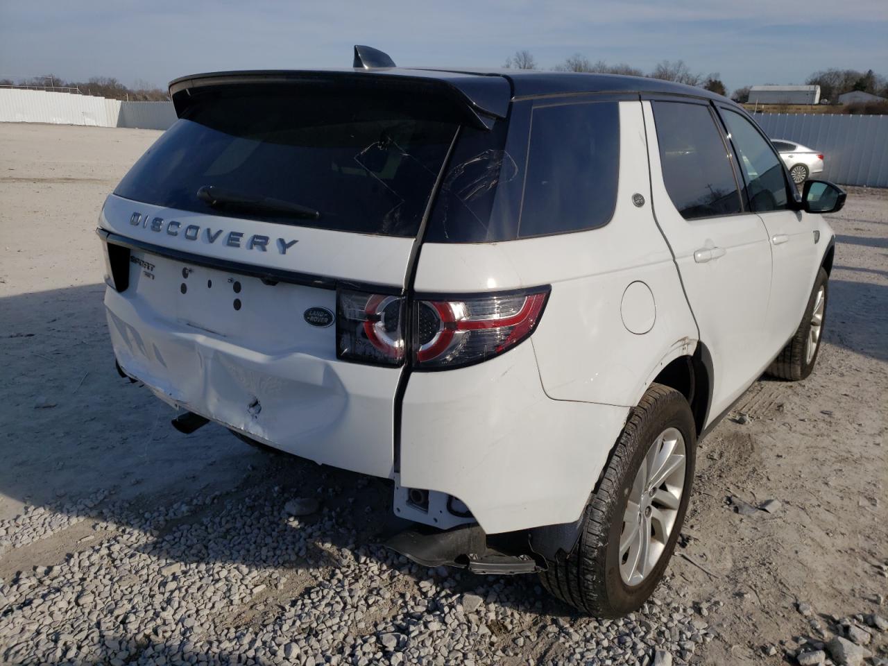 Photo 4 from auction – 2017 LAND ROVER DISCOVERY with VIN SALCR2BG6HH698676