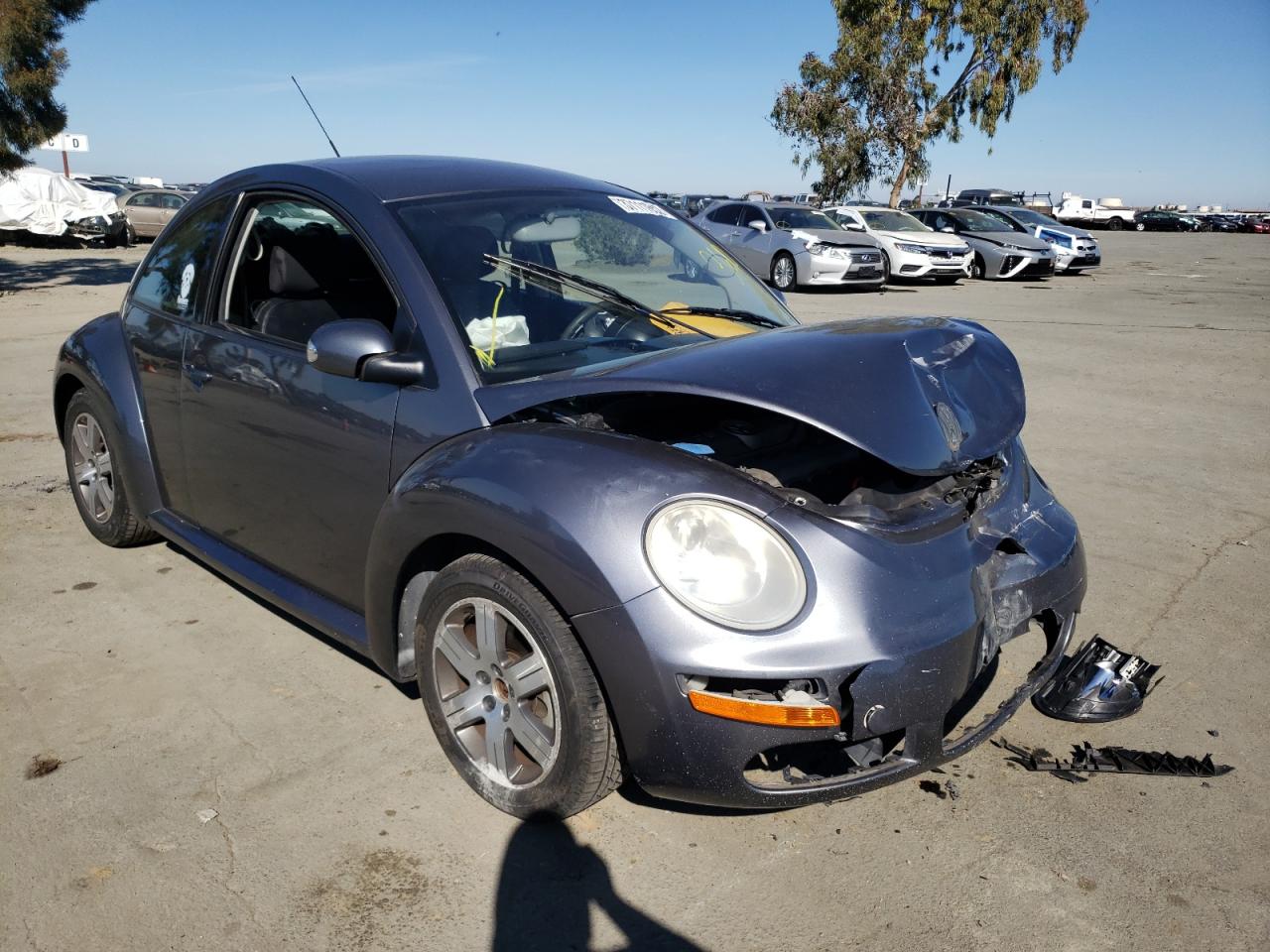 Photo 1 from auction – 2006 VOLKSWAGEN NEW BEETLE with VIN 3VWPG31C06M422308