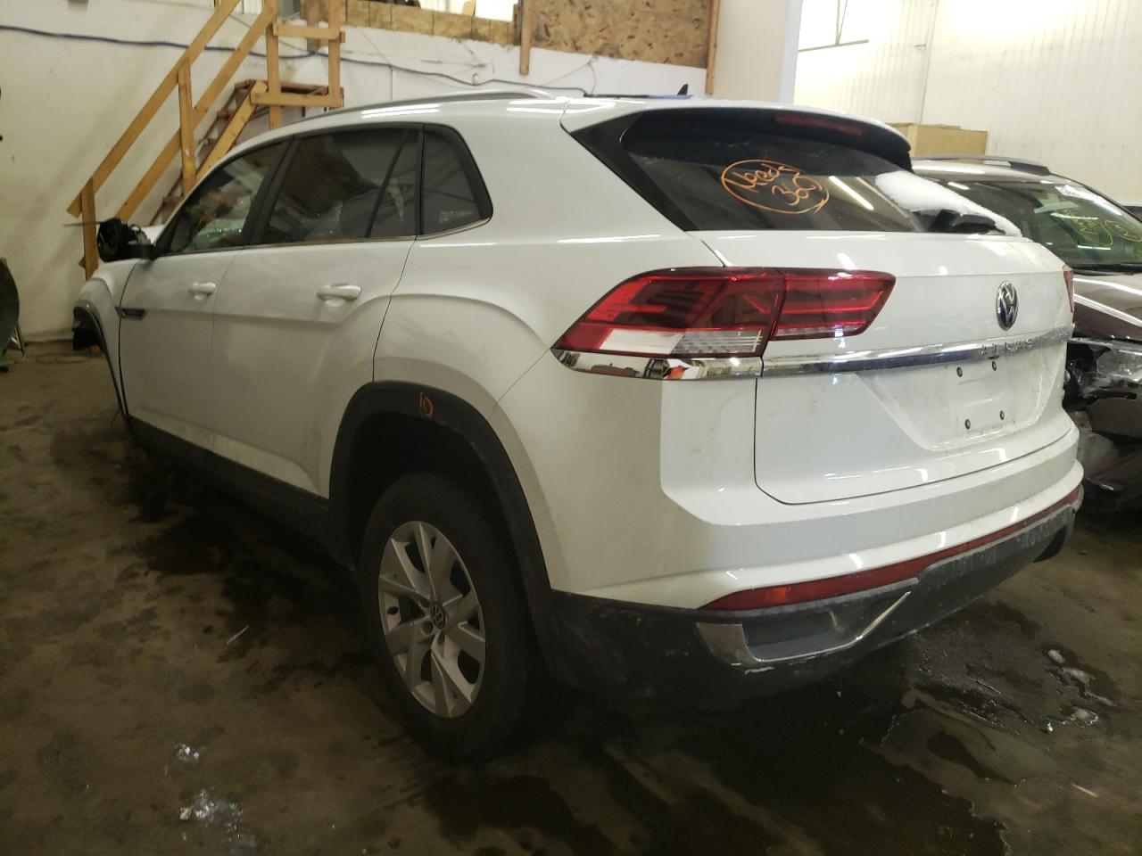 Photo 3 from auction – 2021 VOLKSWAGEN ATLAS CROS with VIN 1V2GC2CA8MC221306