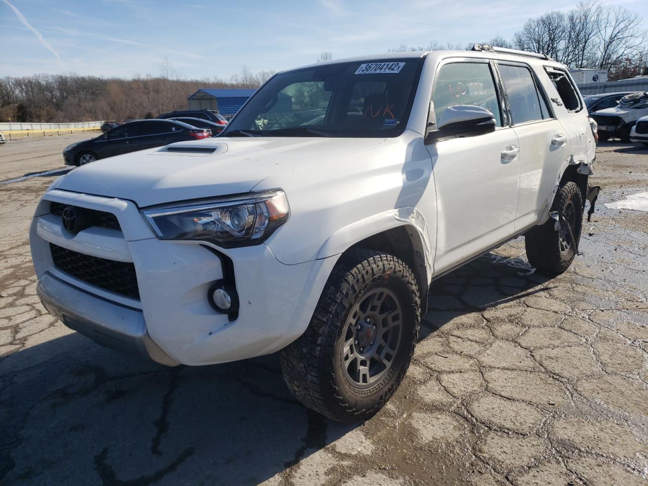 Photo 2 from auction – 2019 TOYOTA 4RUNNER SR with VIN JTEBU5JR9K5627255