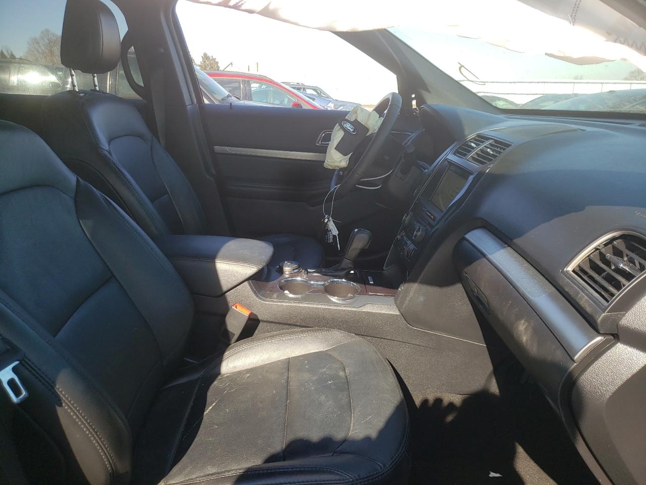 Photo 5 from auction – 2018 FORD EXPLORER X with VIN 1FM5K8D81JGC30147