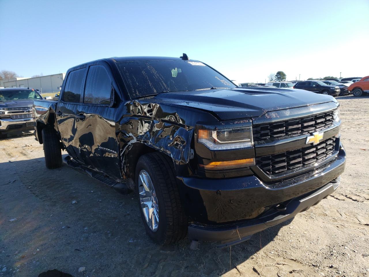 CHEVROLET SILVERADO 2018 with VIN 3GCPCPEC3JG261802 - Photo from auction