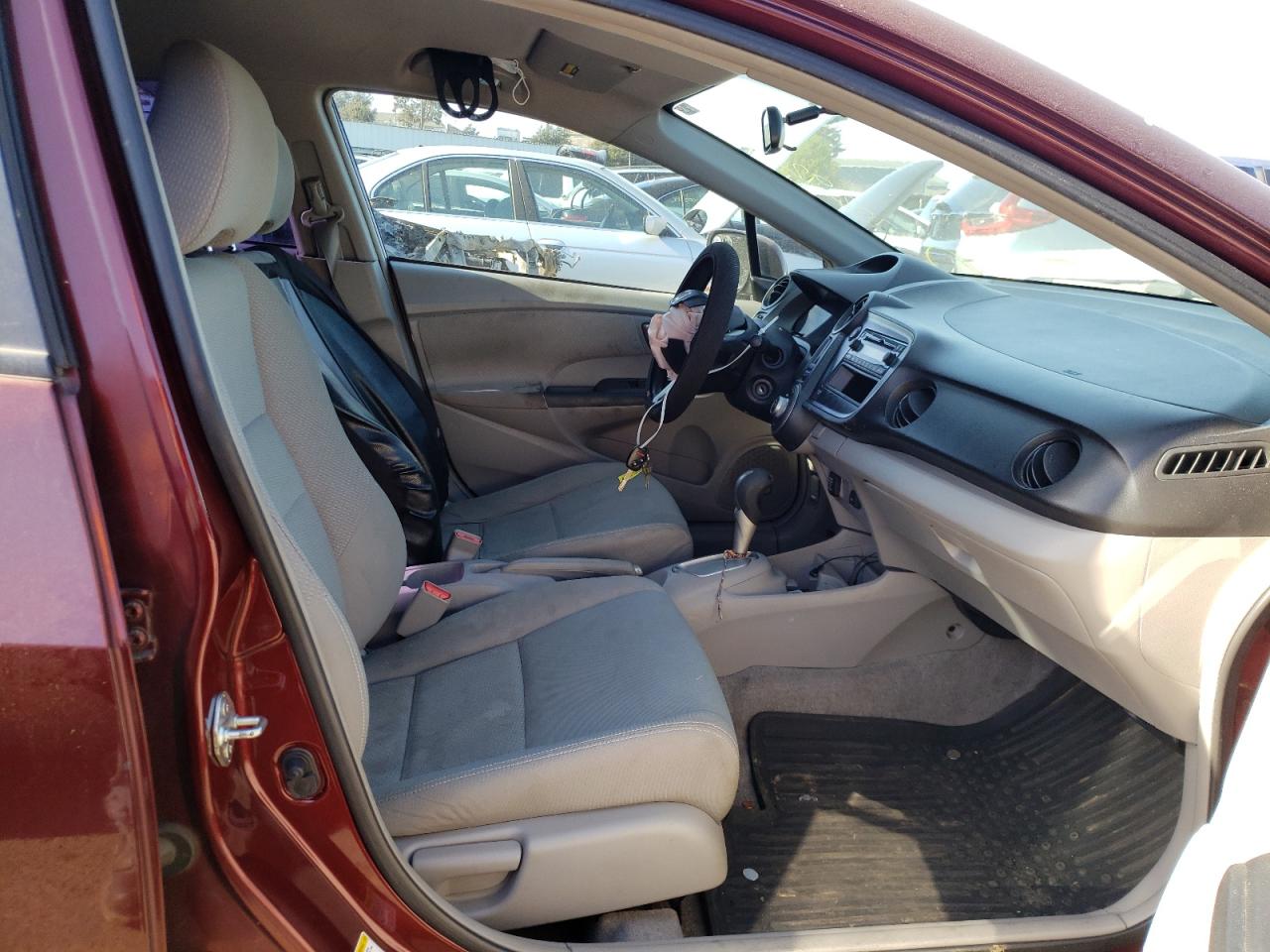 Photo 5 from auction – 2011 HONDA INSIGHT with VIN JHMZE2H37BS009447