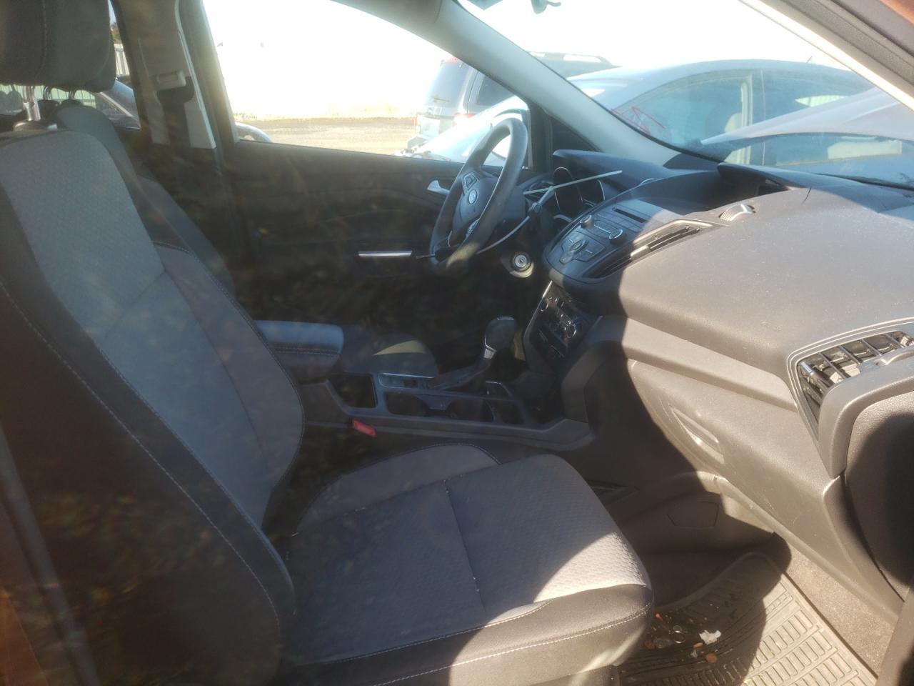Photo 5 from auction – 2017 FORD ESCAPE SE with VIN 1FMCU0GD5HUE06964