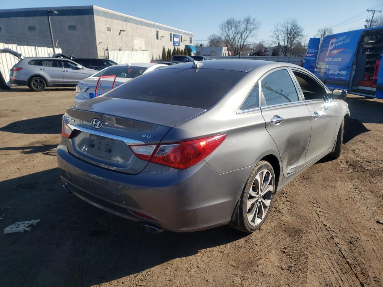 Photo 4 from auction – 2013 HYUNDAI SONATA SE with VIN 5NPEC4AB3DH801986