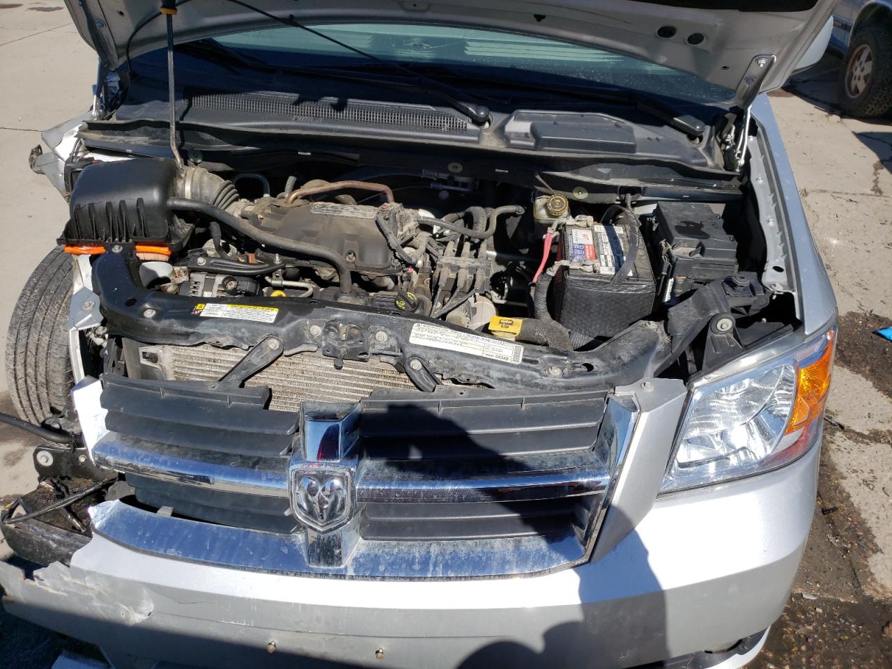 Photo 7 from auction – 2010 DODGE GRAND CARA with VIN 2D4RN5D17AR171833
