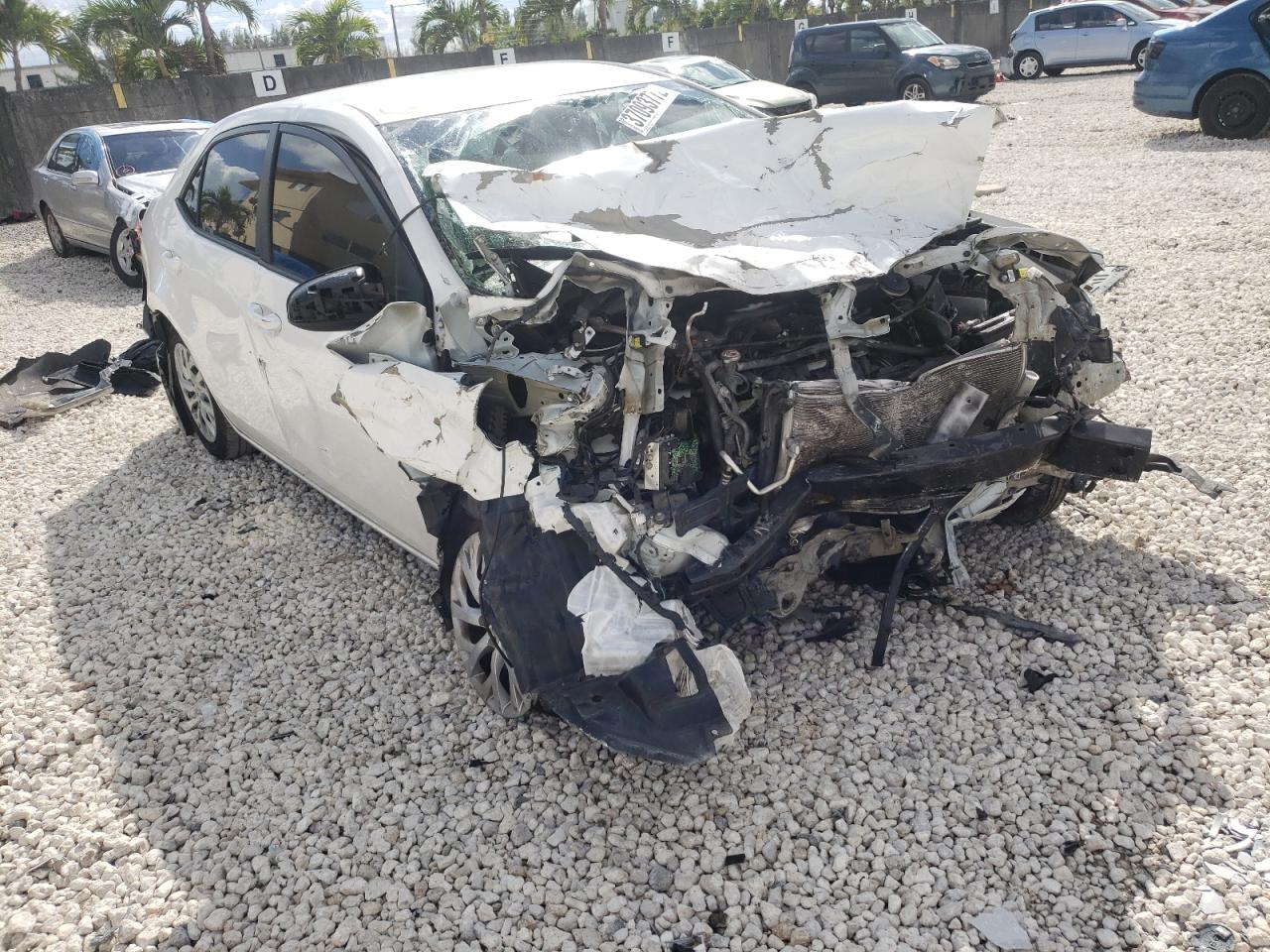 TOYOTA COROLLA L 2018 with VIN 5YFBURHE8JP826720 - Photo from auction