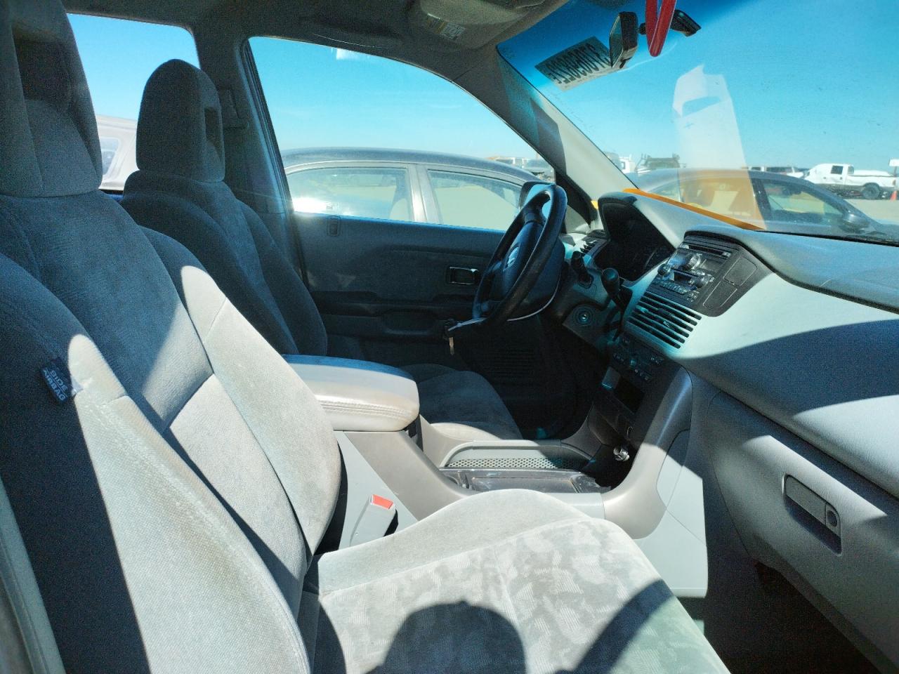 Фото 5 с аукциона – 2003 HONDA PILOT EX с VIN 2HKYF18433H533952
