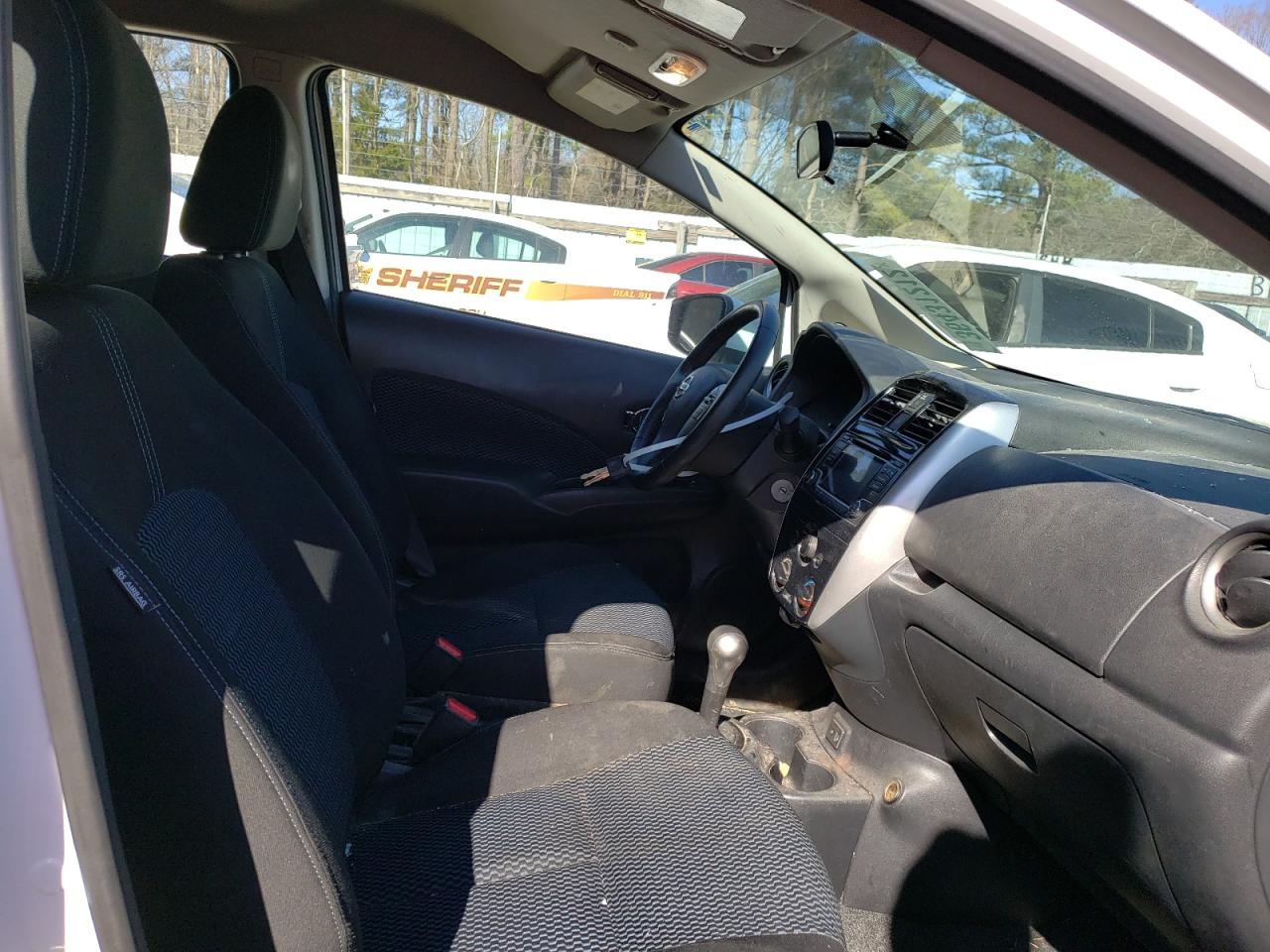 Photo 5 from auction – 2017 NISSAN VERSA NOTE with VIN 3N1CE2CP1HL377490
