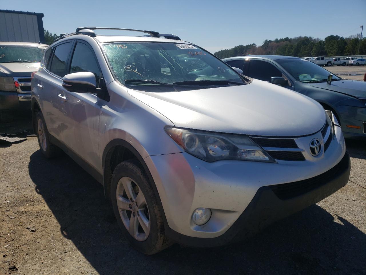 TOYOTA RAV4 XLE 2013 with VIN JTMWFREV0D5016905 - Photo from auction