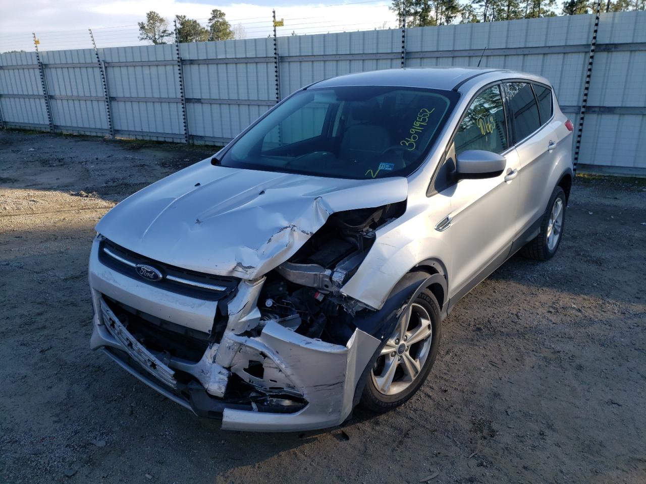 Foto 2 de la subasta – 2015 FORD ESCAPE SE con VIN 1FMCU9G95FUC72809