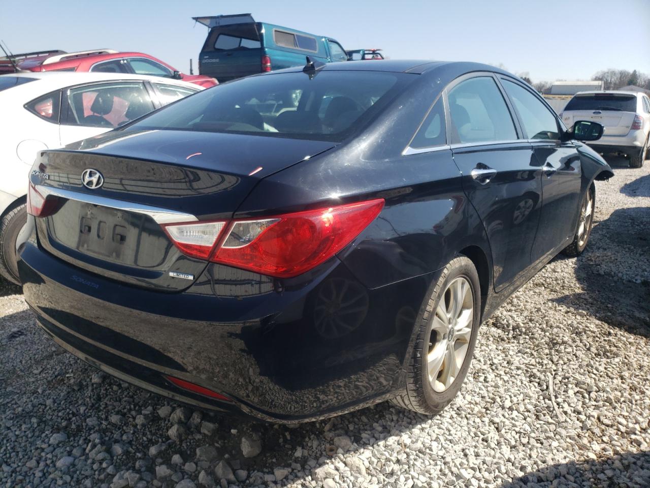 Photo 4 from auction – 2012 HYUNDAI SONATA SE with VIN 5NPEC4AC5CH381283