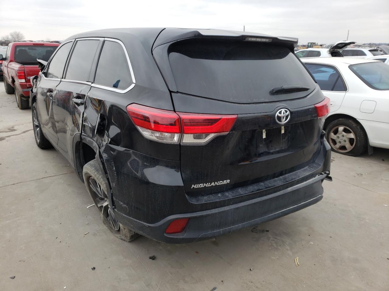 Photo 3 from auction – 2019 TOYOTA HIGHLANDER with VIN 5TDZARFH7KS058306