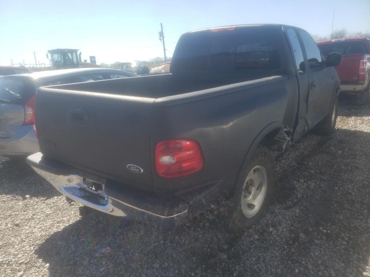 Photo 4 from auction – 1998 FORD F150 with VIN 1FTRX08L1WKB26009