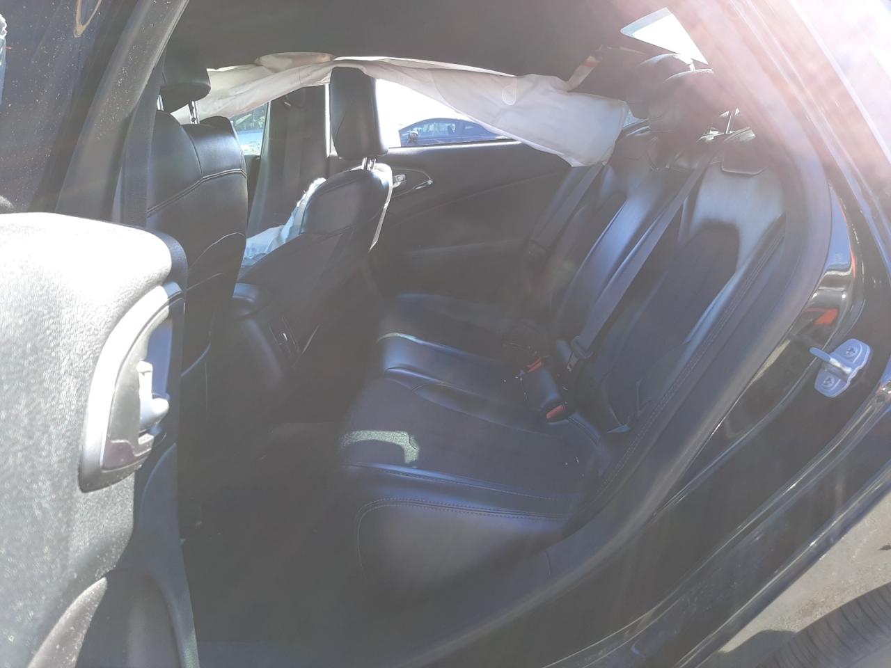 Photo 6 from auction – 2015 CHRYSLER 200 S with VIN 1C3CCCBB6FN560349
