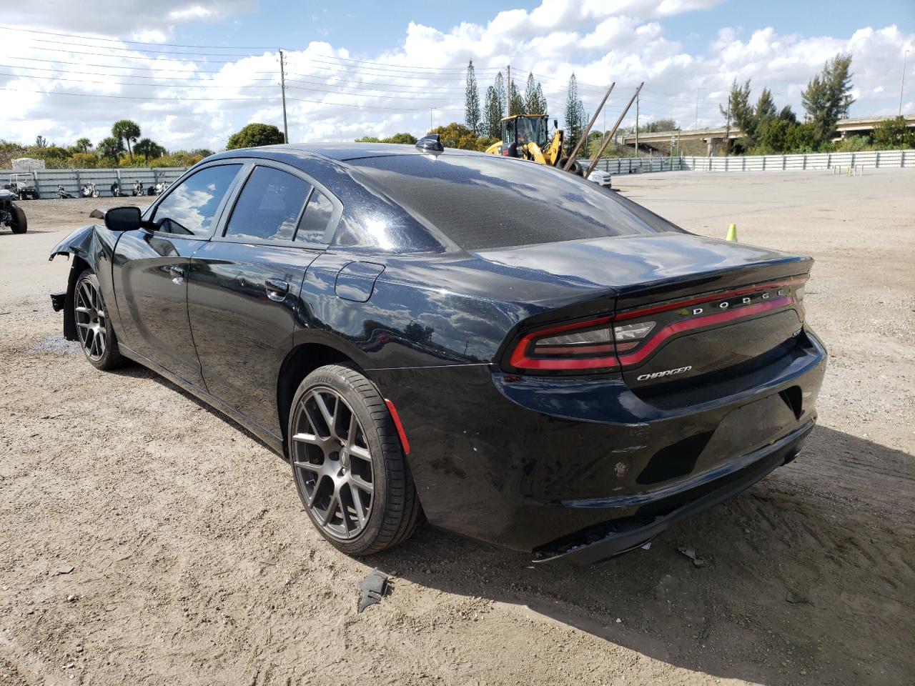 Photo 3 from auction – 2017 DODGE CHARGER SX with VIN 2C3CDXHGXHH572300