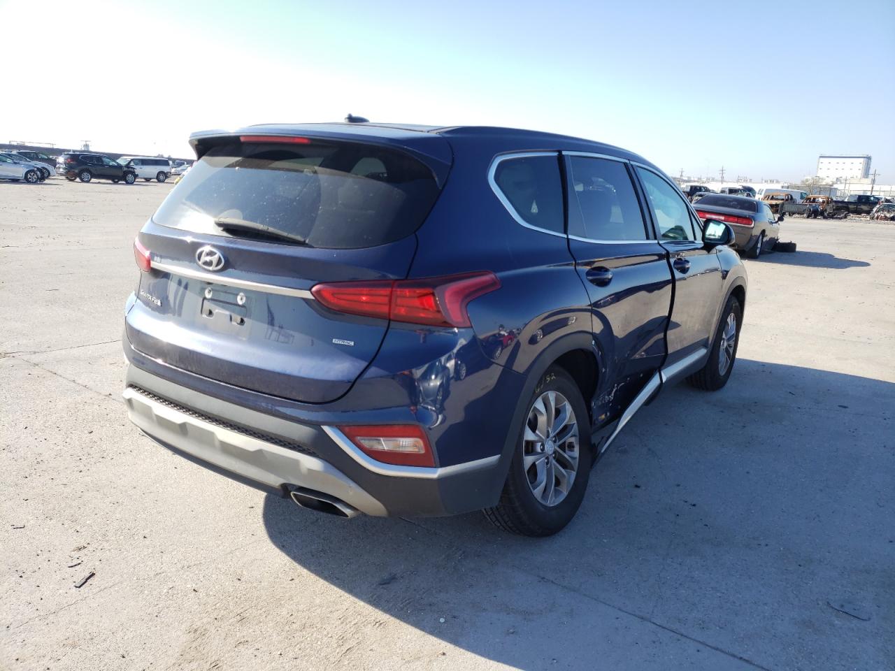 Photo 4 from auction – 2019 HYUNDAI SANTA FE S with VIN 5NMS2CAD2KH124652