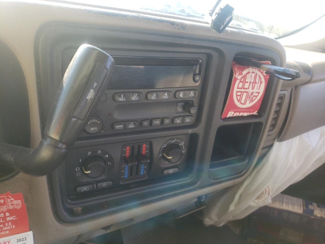 Photo 9 from auction – 2005 GMC NEW SIERRA with VIN 1GTEC19T05Z138155