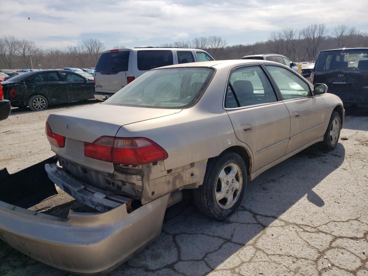 Photo 4 from auction – 2000 HONDA ACCORD with VIN 1HGCG5654YA016623