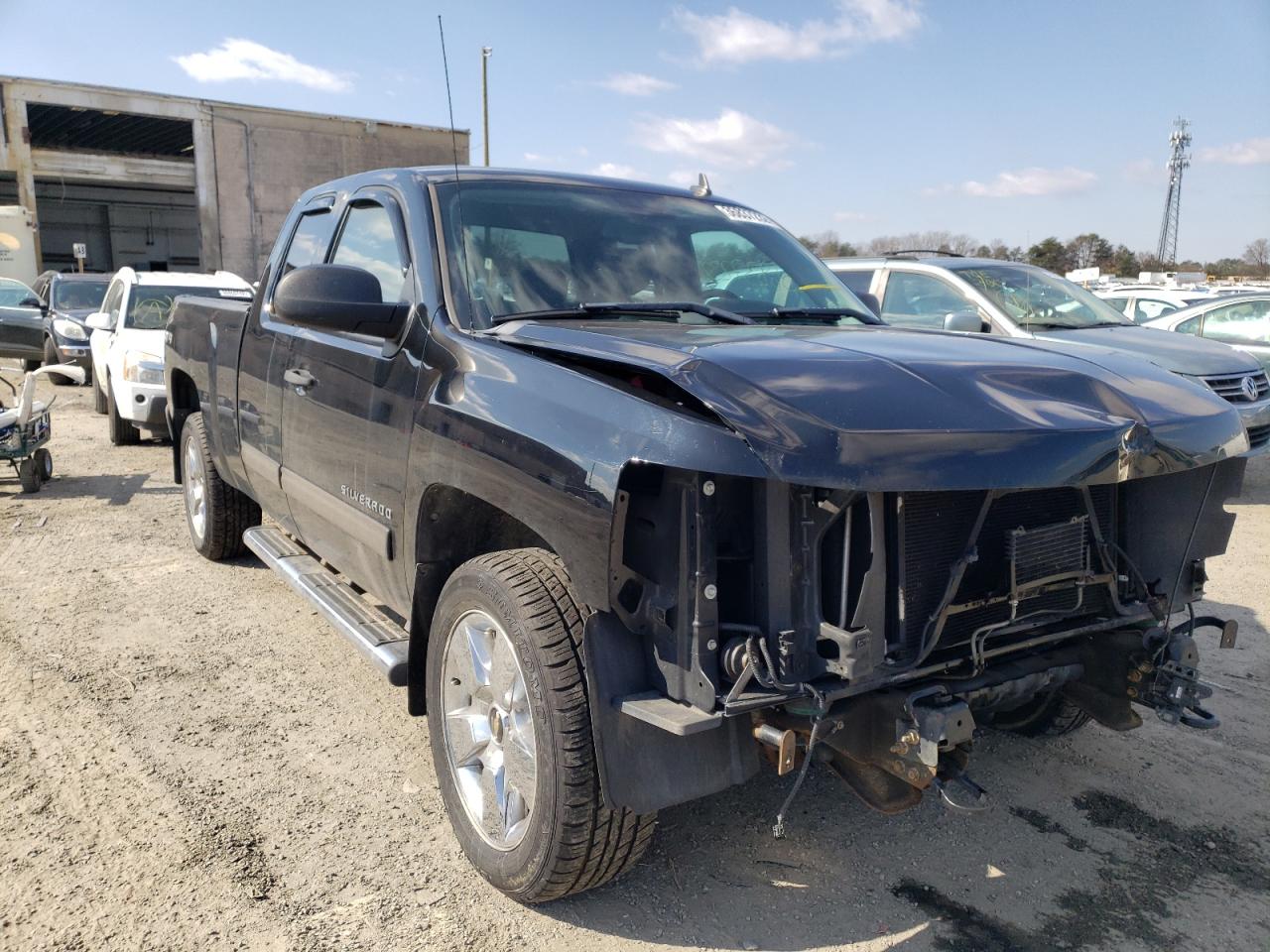 CHEVROLET SILVERADO 2011 with VIN 1GCRKSE31BZ266769 - Photo from auction