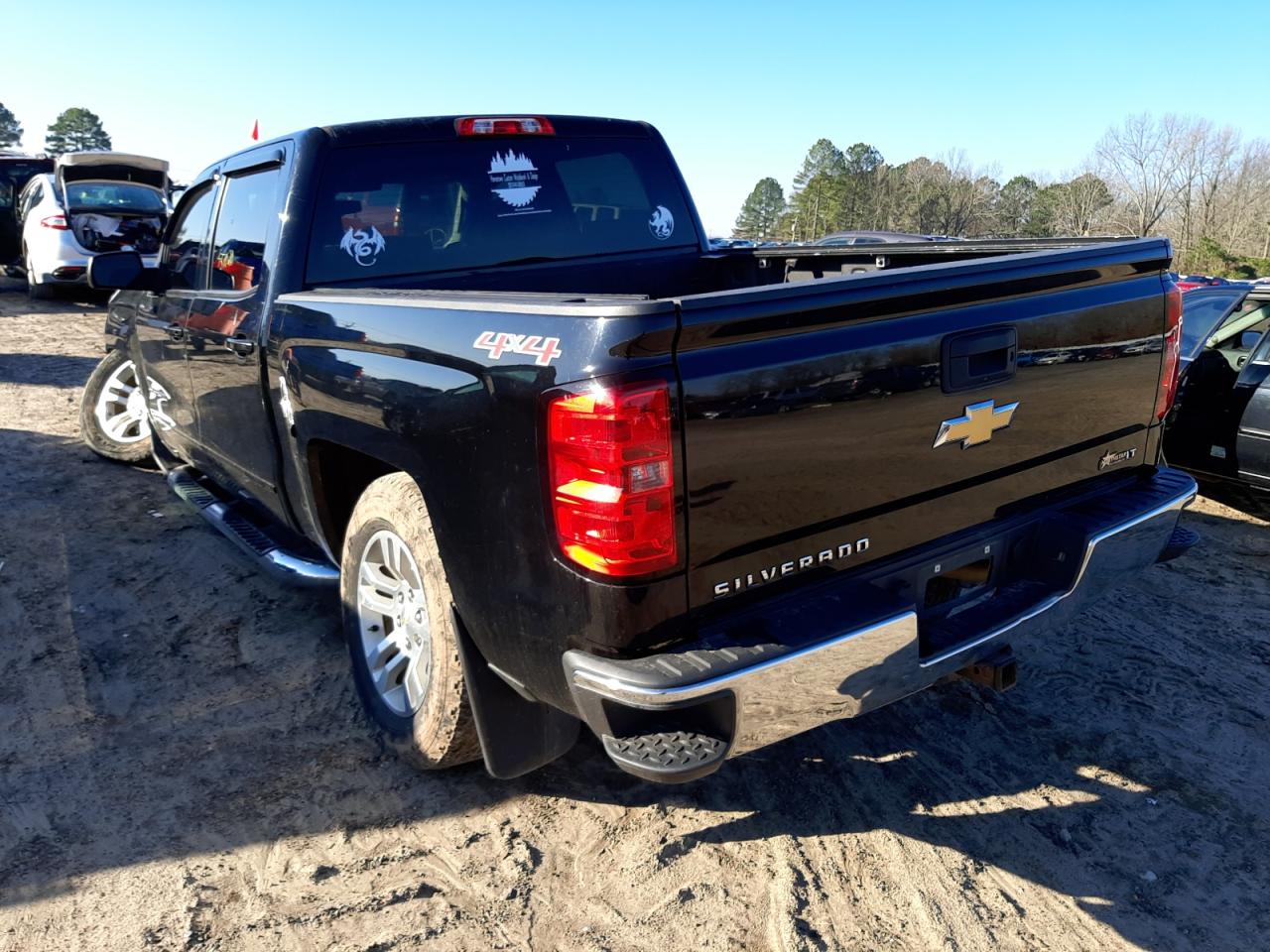 Photo 3 from auction – 2015 CHEVROLET SILVERADO with VIN 3GCUKREC6FG250527