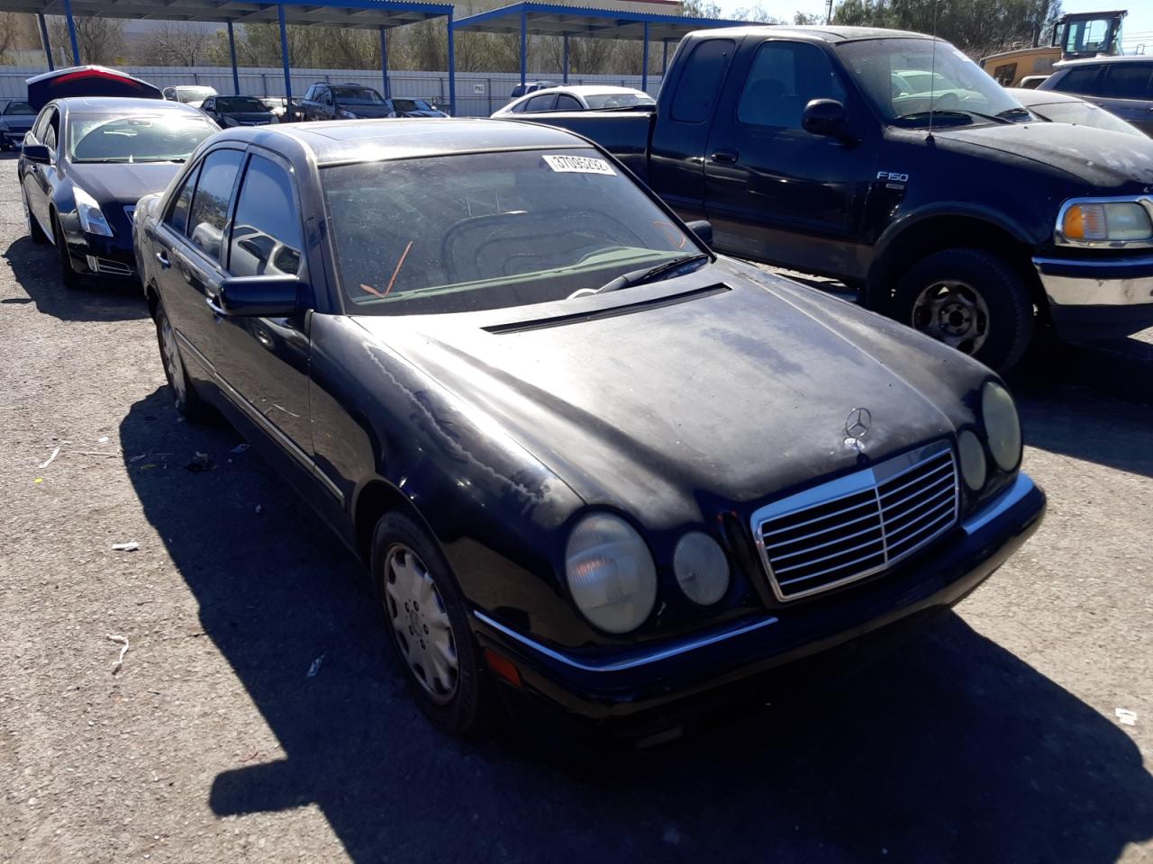 Photo 1 from auction – 1996 MERCEDES-BENZ E 320 with VIN WDBJF55F6TJ023843