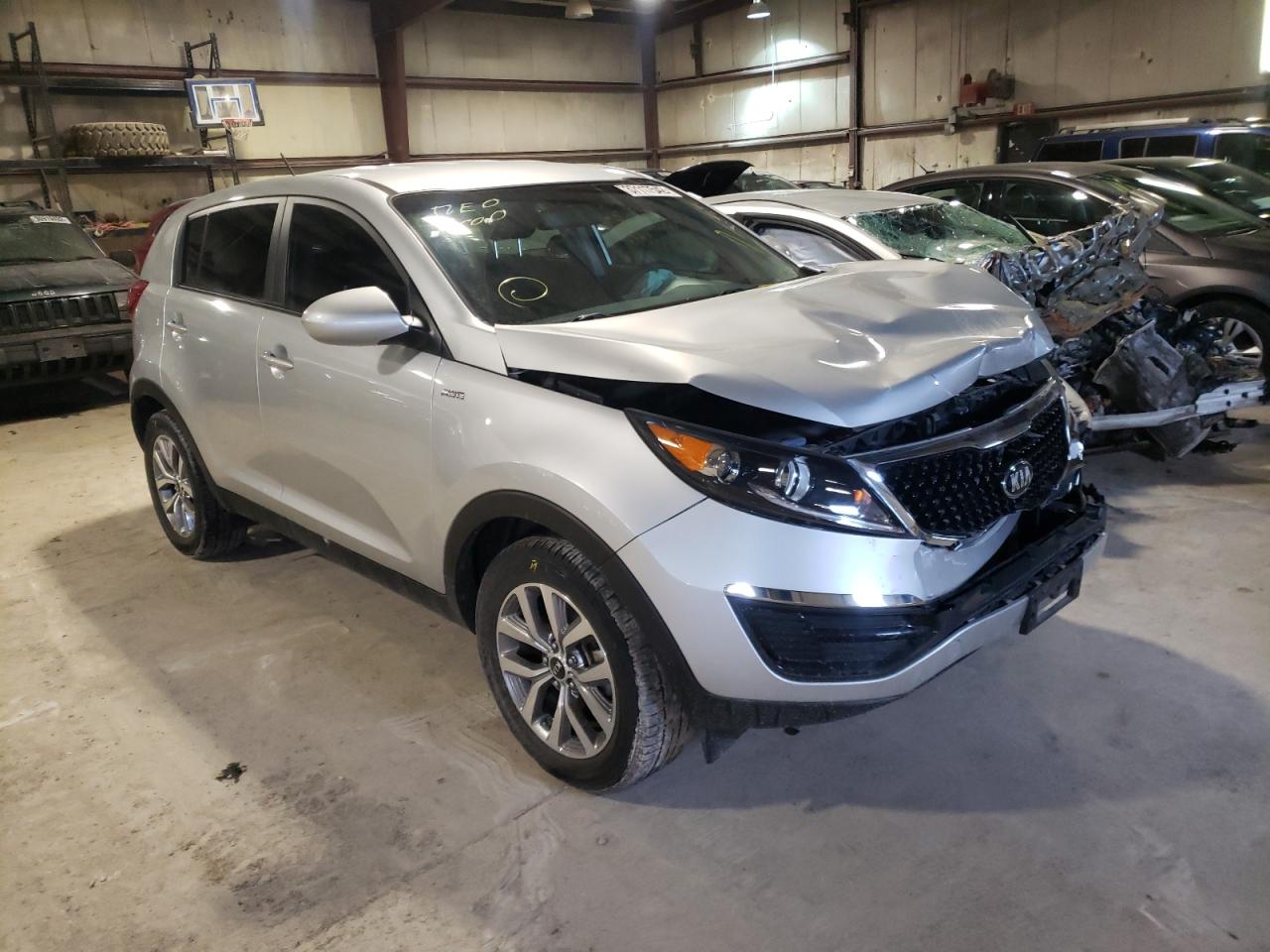 KIA SPORTAGE L 2015 with VIN KNDPBCAC7F7740924 - Photo from auction