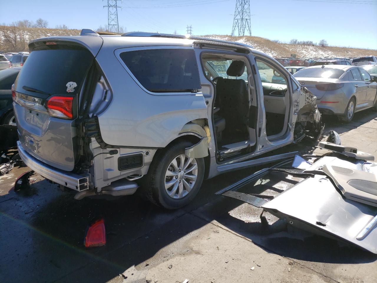 Photo 4 from auction – 2019 CHRYSLER PACIFICA T with VIN 2C4RC1BG6KR554375
