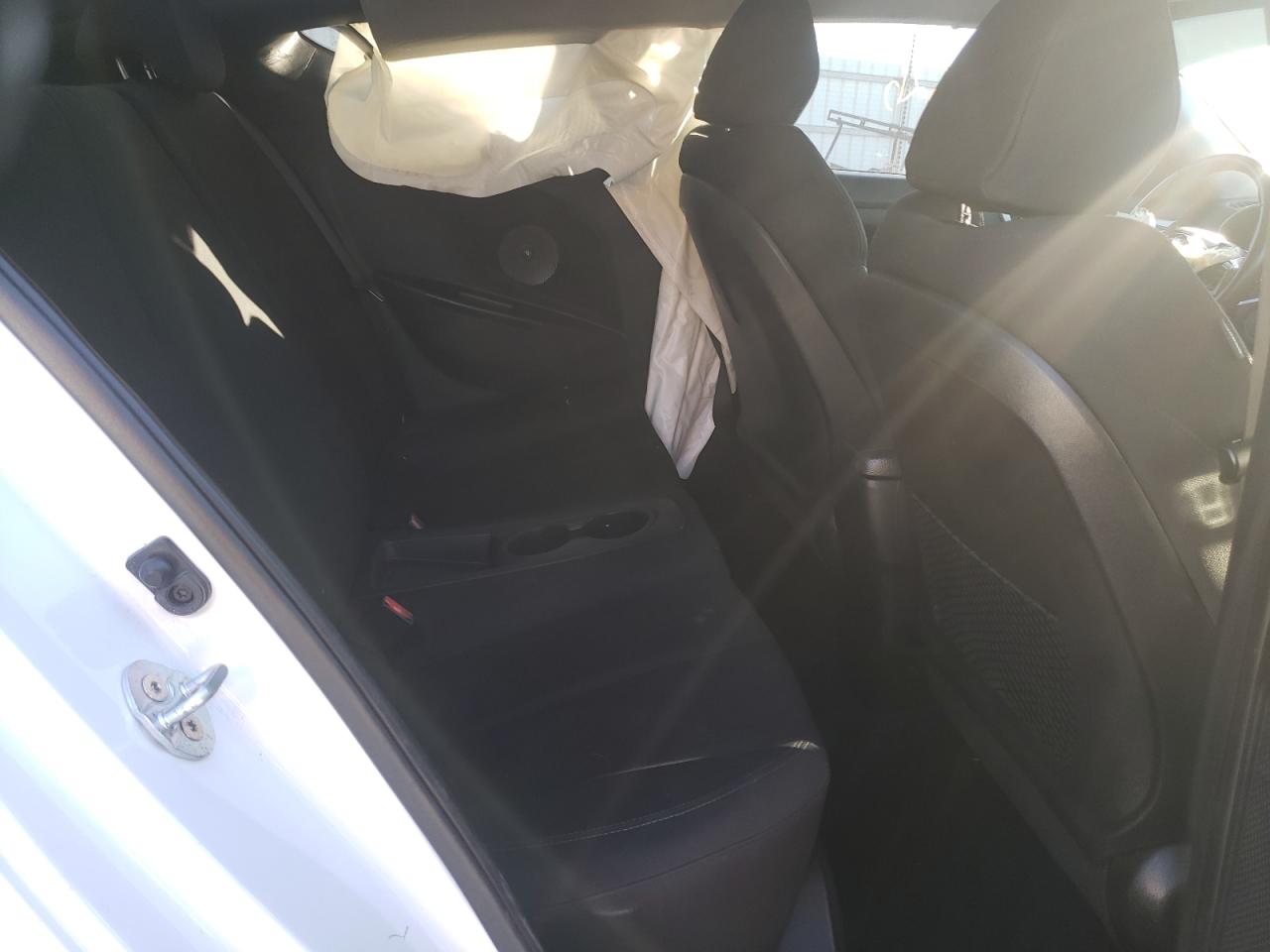 Photo 16 from auction – 2017 HYUNDAI VELOSTER with VIN KMHTC6AD0HU313297