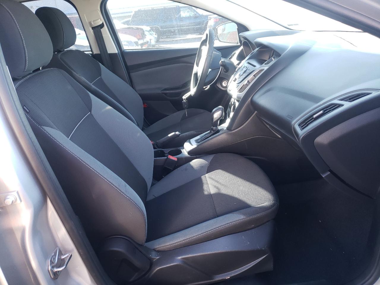 Photo 5 from auction – 2014 FORD FOCUS SE with VIN 1FADP3K23EL287634