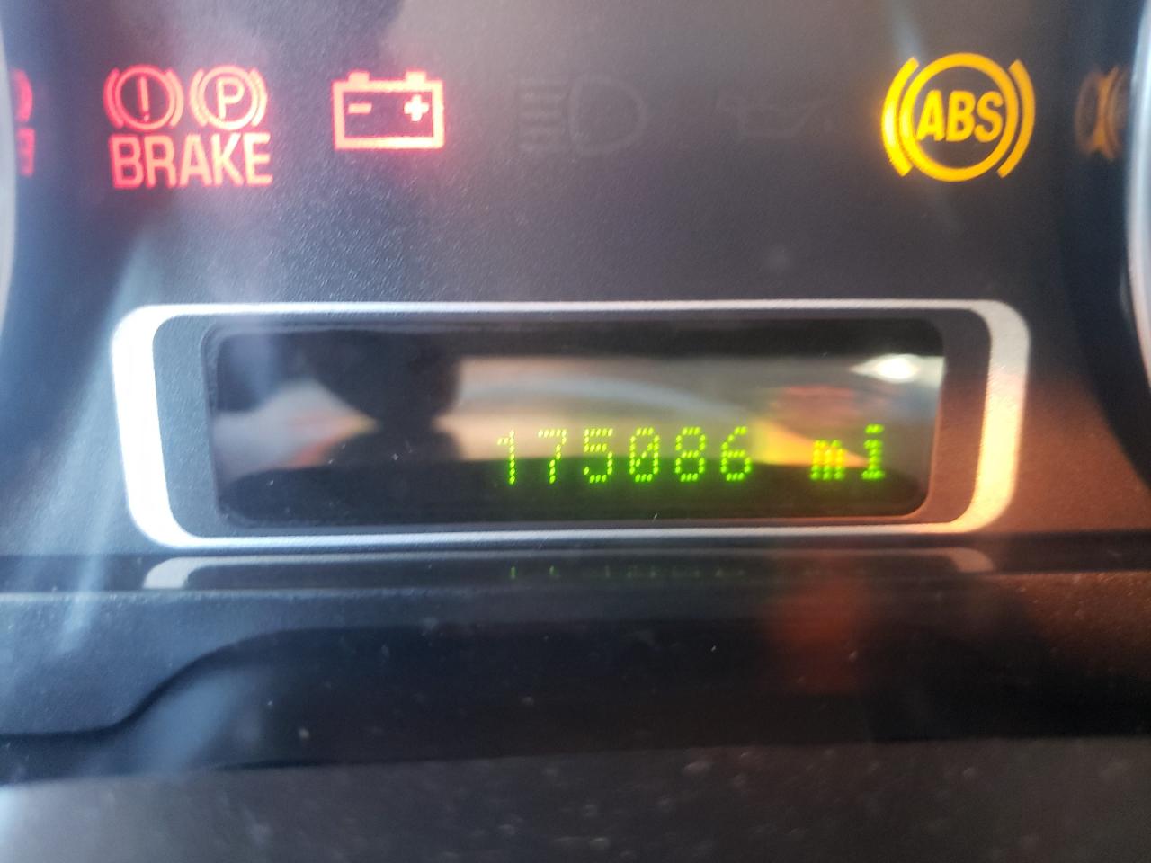 Photo 8 from auction – 2008 FORD TAURUS LIM with VIN 1FAHP25W88G150972
