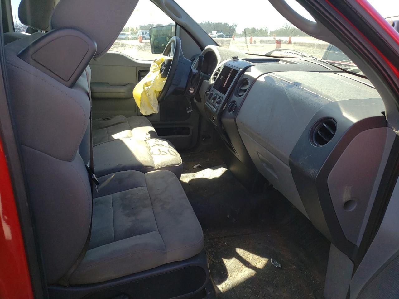 Photo 5 from auction – 2005 FORD F150 with VIN 1FTRF02W75KD94728