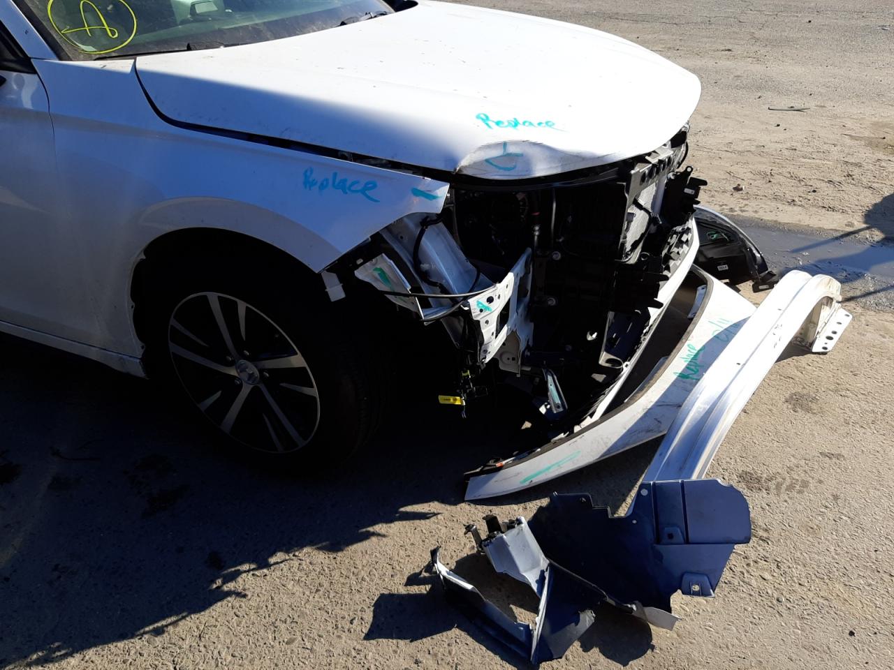 Photo 9 from auction – 2022 HONDA CIVIC LX with VIN 19XFL2H57NE000329