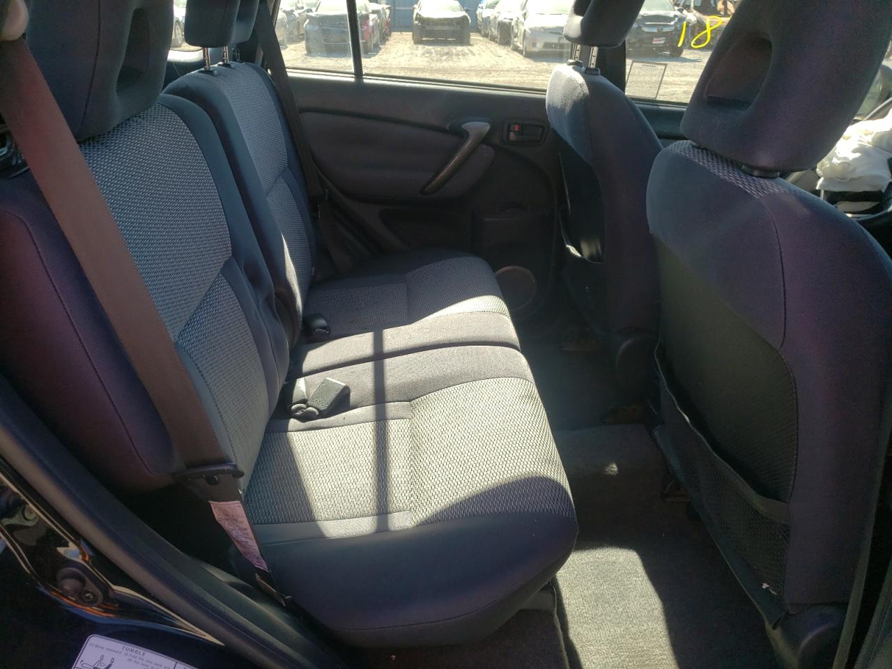 Photo 6 from auction – 2004 TOYOTA RAV4 with VIN JTEGD20V240042231