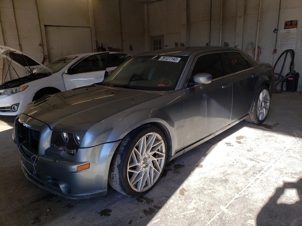 Photo 2 from auction – 2006 CHRYSLER 300C SRT-8 with VIN 2C3KA73W06H518410