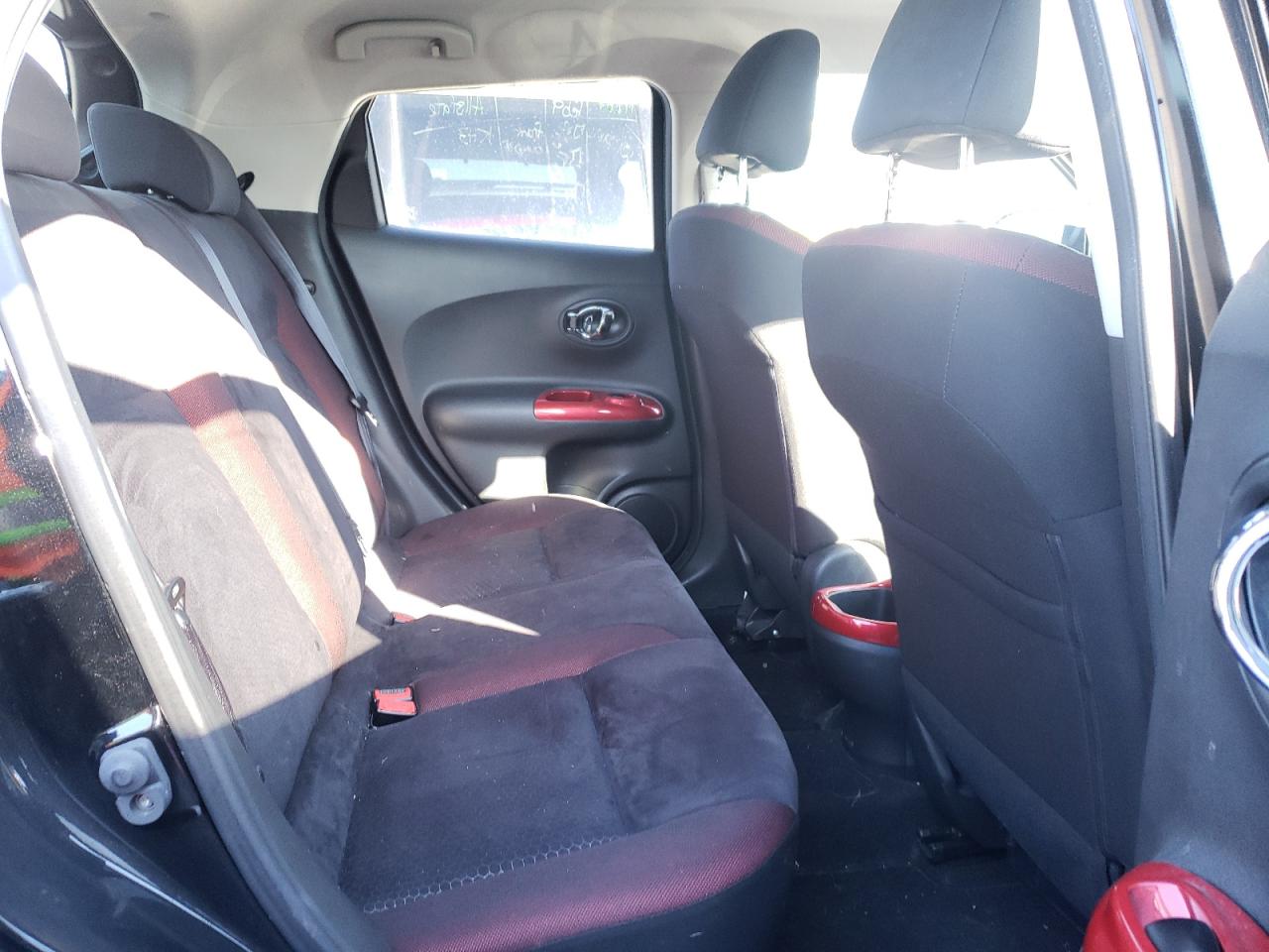 Photo 6 from auction – 2015 NISSAN JUKE S with VIN JN8AF5MR3FT512727