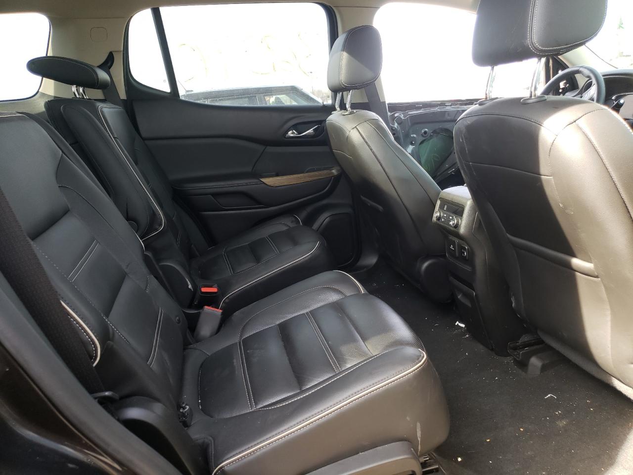 Photo 6 from auction – 2017 GMC ACADIA DEN with VIN 1GKKNPLS8HZ326253