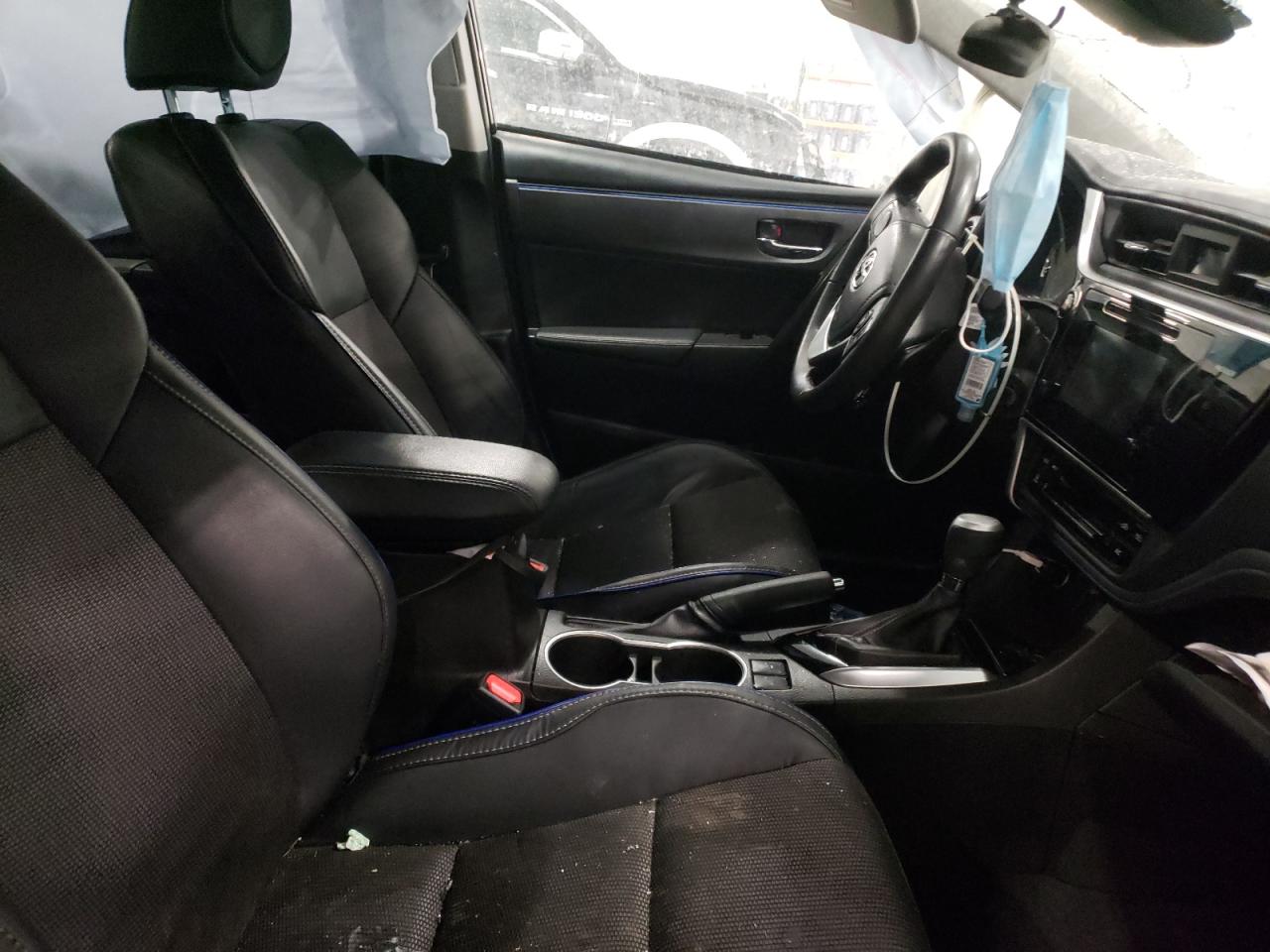 Photo 5 from auction – 2017 TOYOTA COROLLA L with VIN 5YFBURHE4HP678611