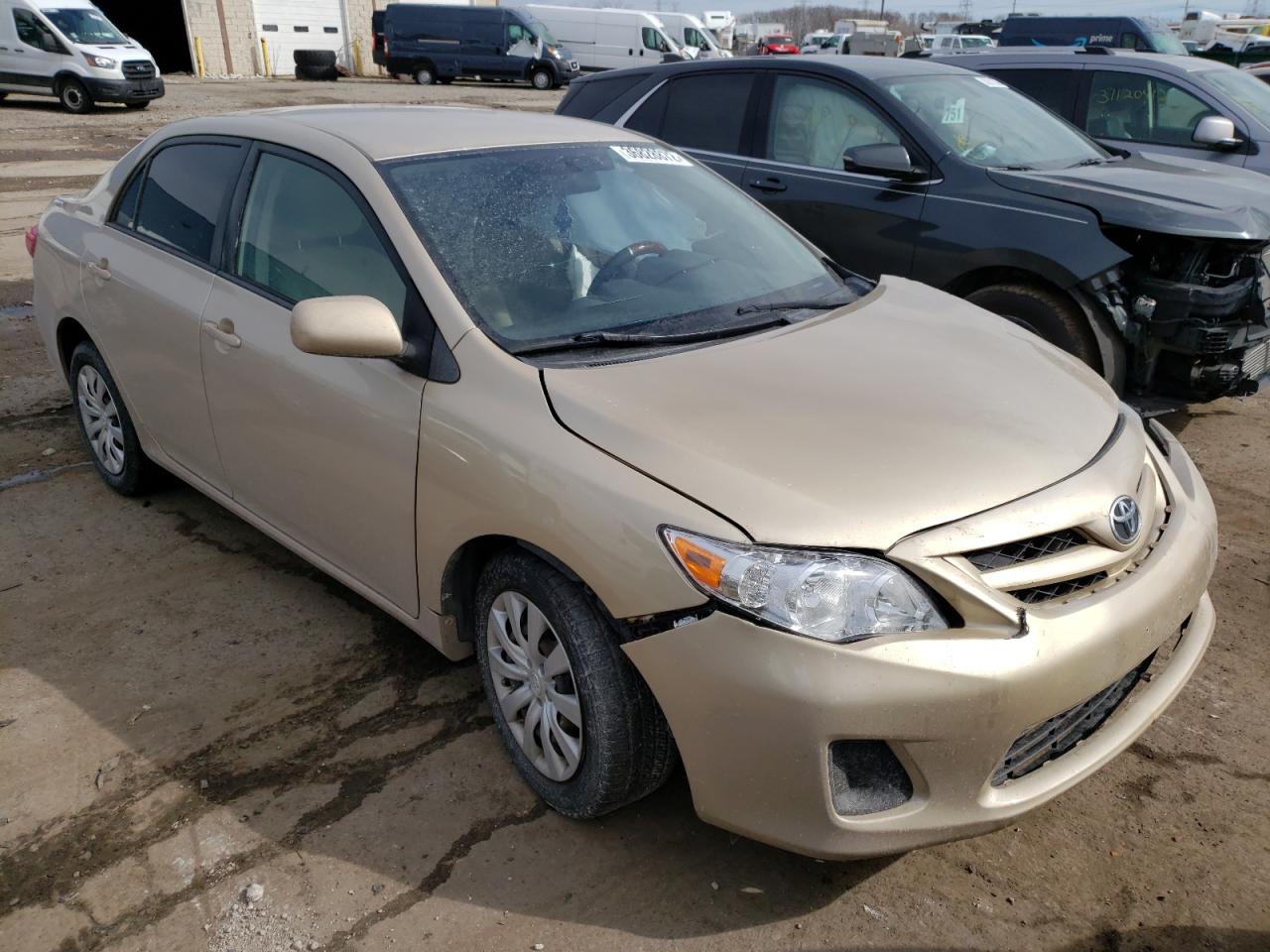 TOYOTA COROALLA 2012 z numerem VIN 5YFBU4EE4CP074279 - Zdjęcie z aukcji