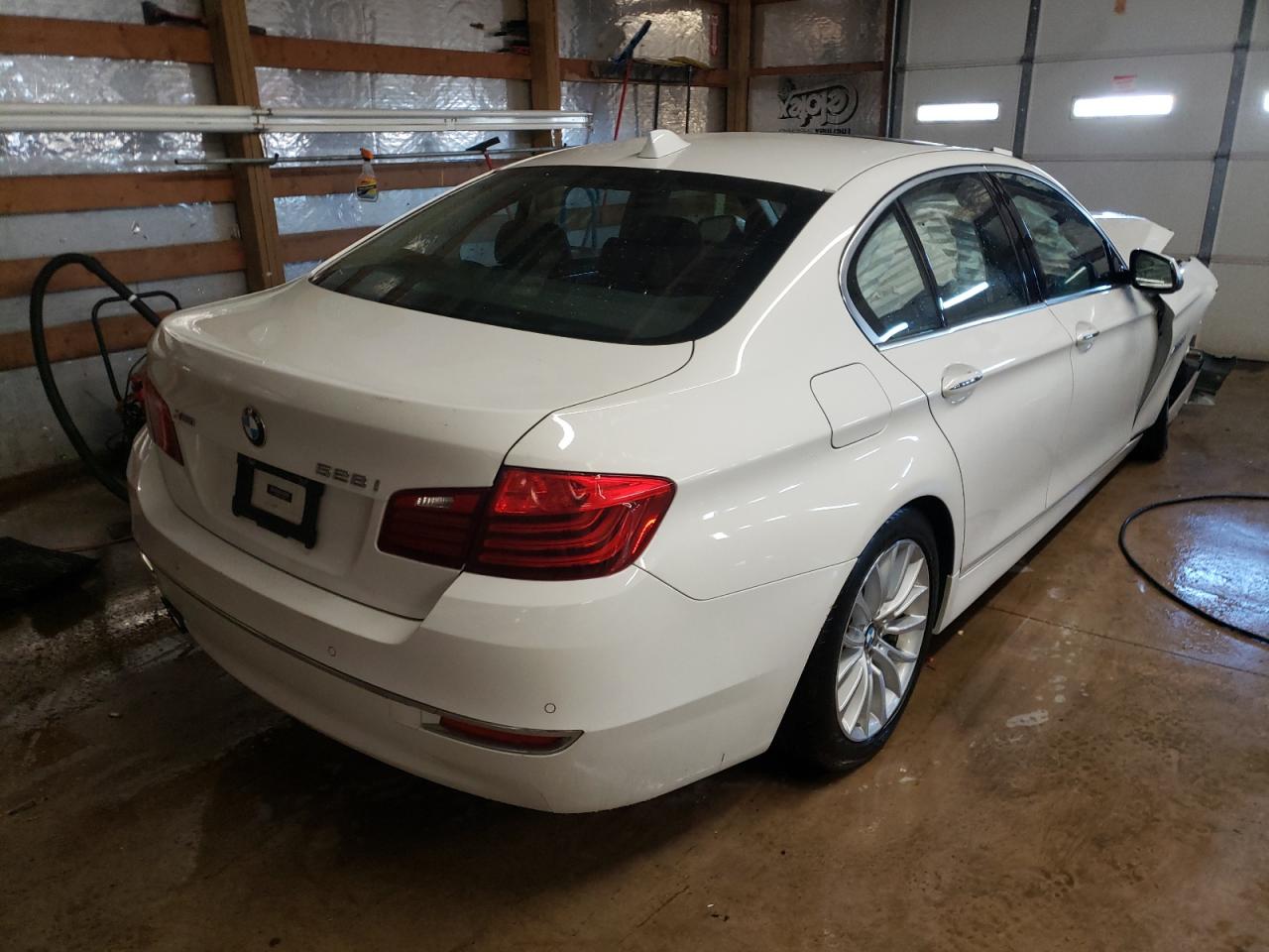 Photo 4 from auction – 2015 BMW 528 XI with VIN WBA5A7C5XFD623580