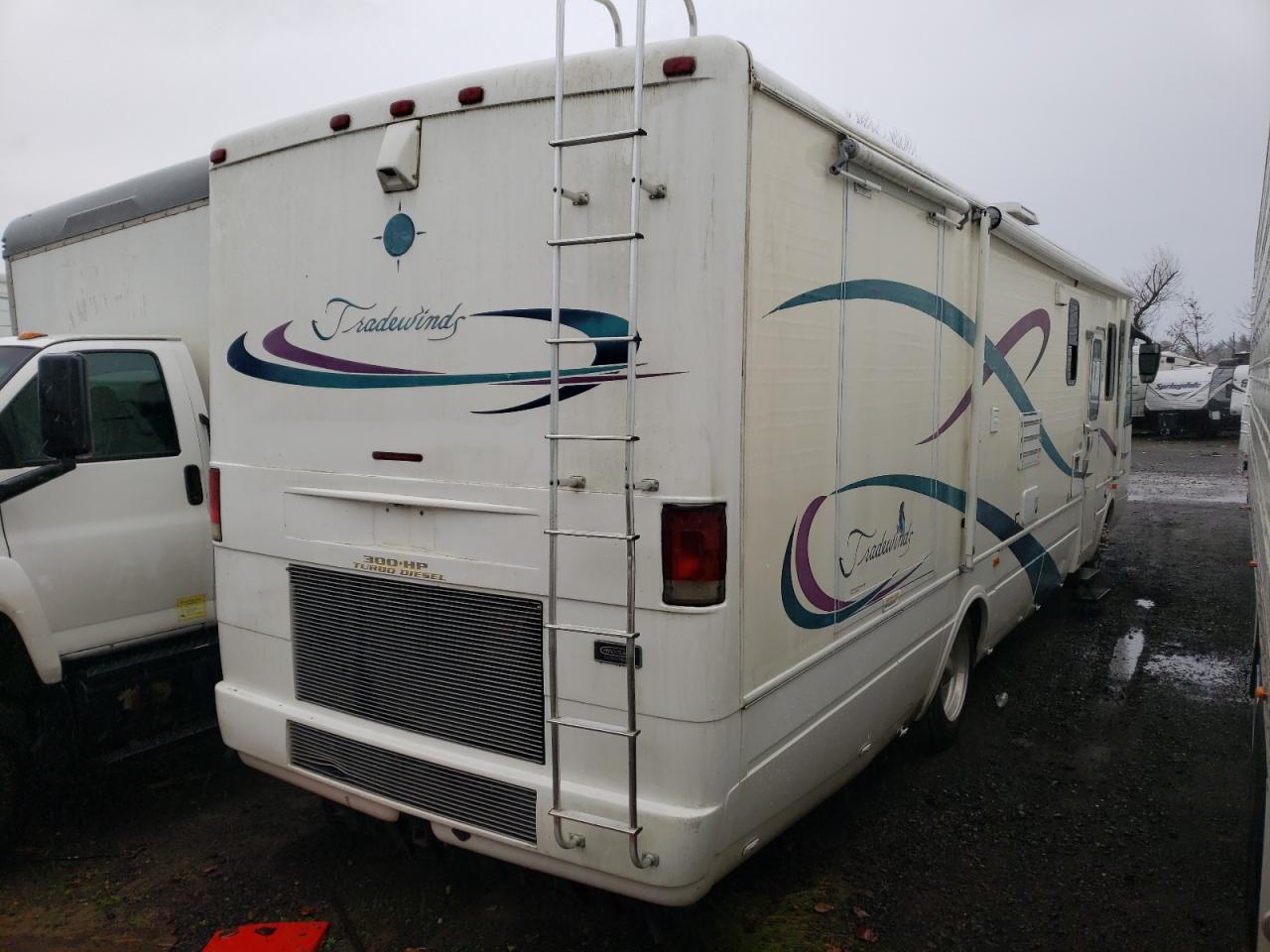 Photo 4 from auction – 2000 FREIGHTLINER CHASSIS X with VIN 4UZ6XJCA7YCG76969