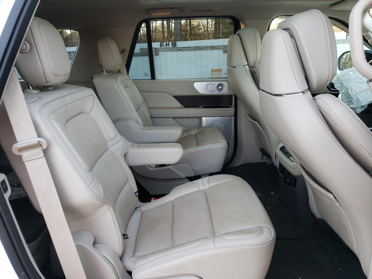Photo 6 from auction – 2018 LINCOLN NAVIGATOR with VIN 5LMJJ2LT7JEL07794