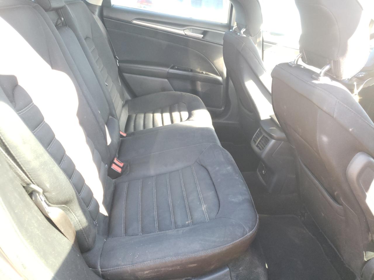 Photo 6 from auction – 2013 FORD FUSION SE with VIN 3FA6P0HR2DR356051