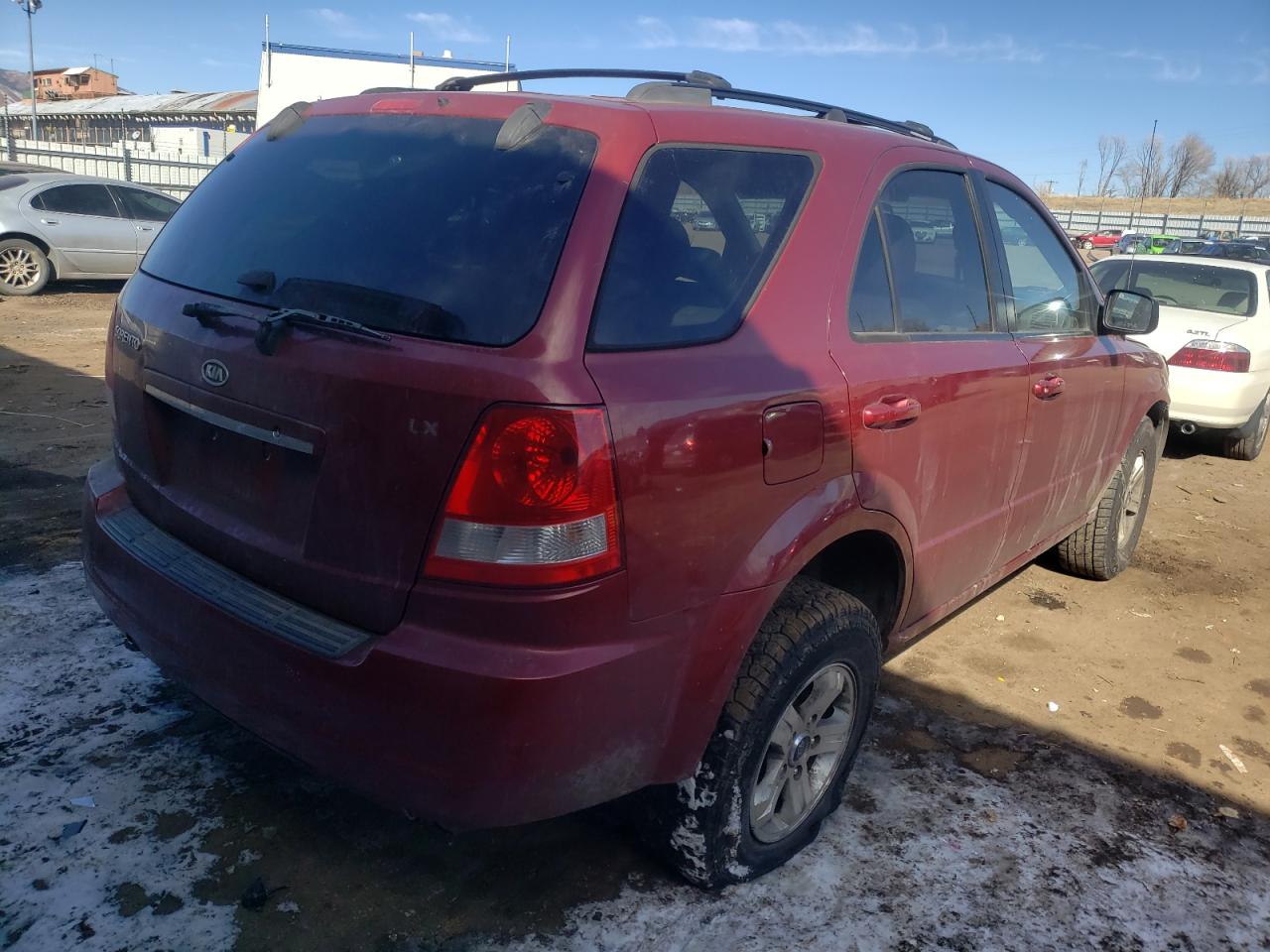 Photo 4 from auction – 2005 KIA SORENTO EX with VIN KNDJD733055484057