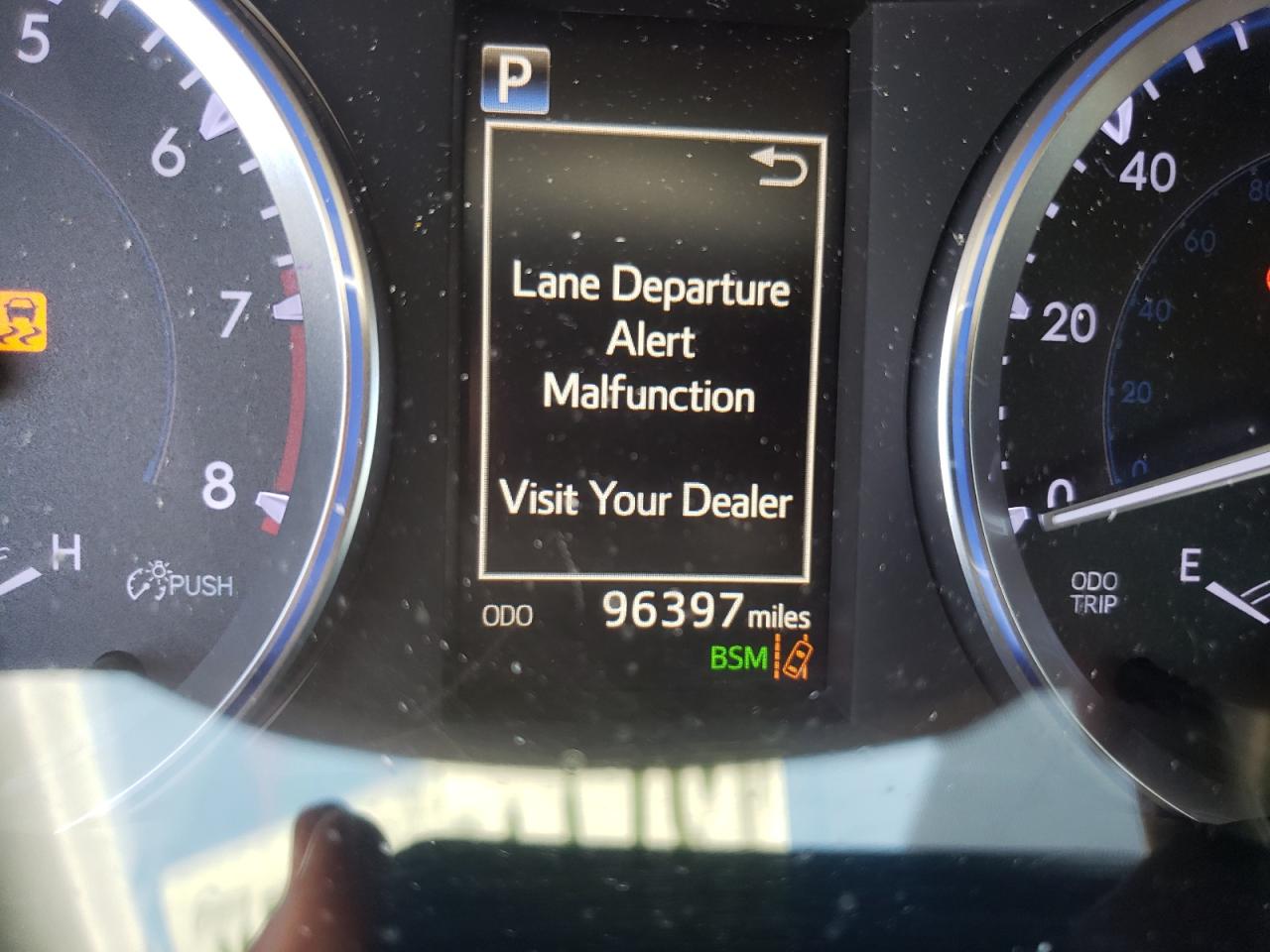 Photo 8 from auction – 2018 TOYOTA HIGHLANDER with VIN 5TDJZRFH7JS854221