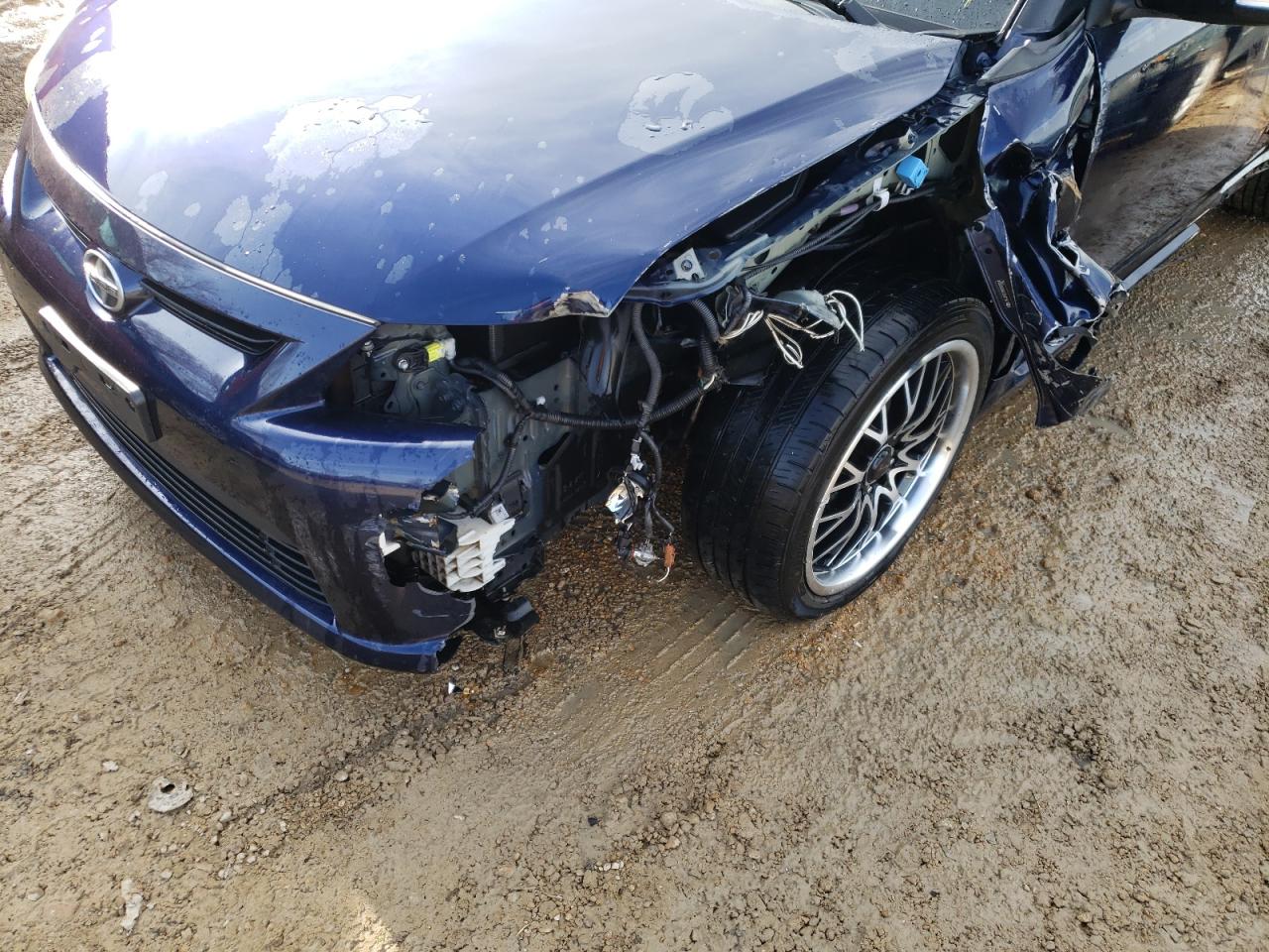 Photo 9 from auction – 2011 TOYOTA SCION TC with VIN JTKJF5C71B3019224