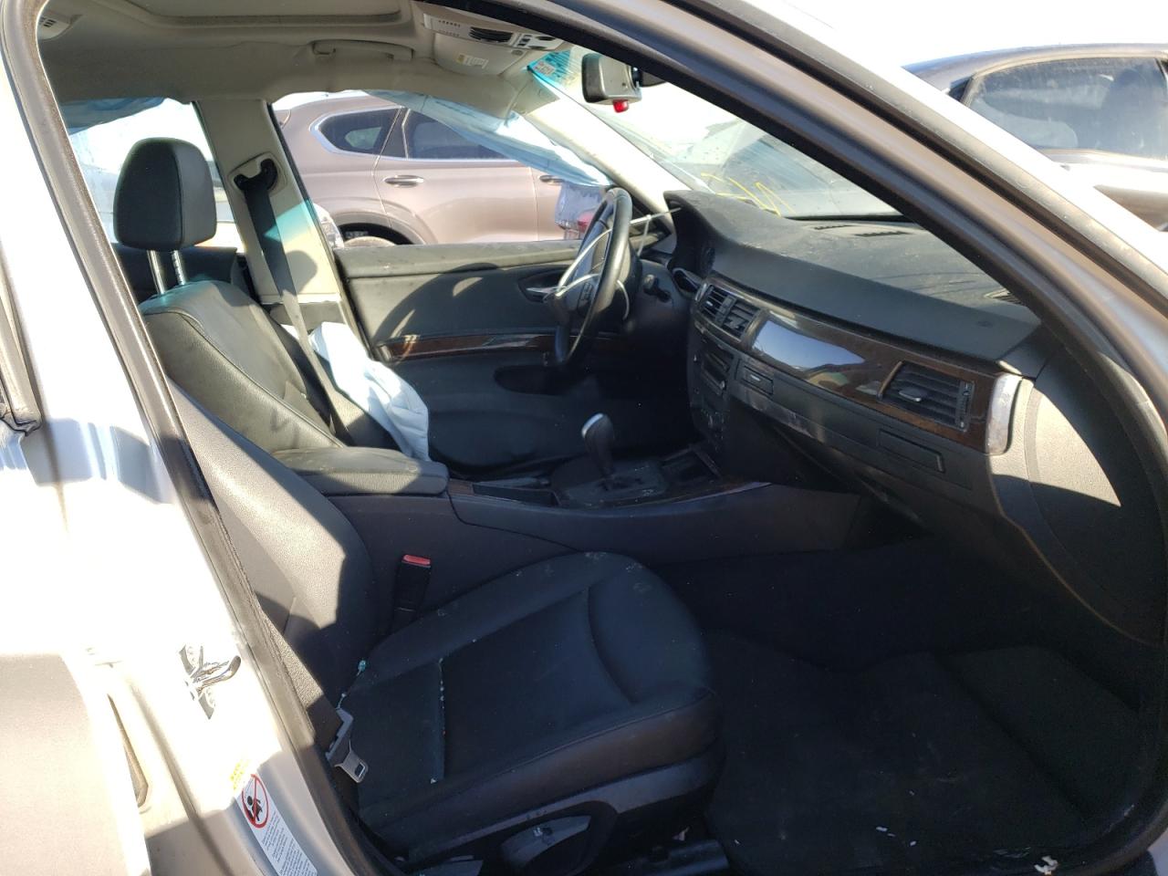 Photo 5 from auction – 2006 BMW 325 XI with VIN WBAVD13586KV04734