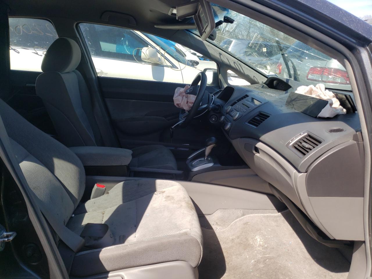 Photo 5 from auction – 2011 HONDA CIVIC LX with VIN 19XFA1F51BE035530